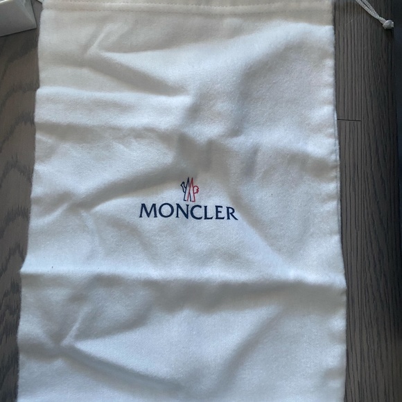 Moncler Basile slides - Picture 12 of 12